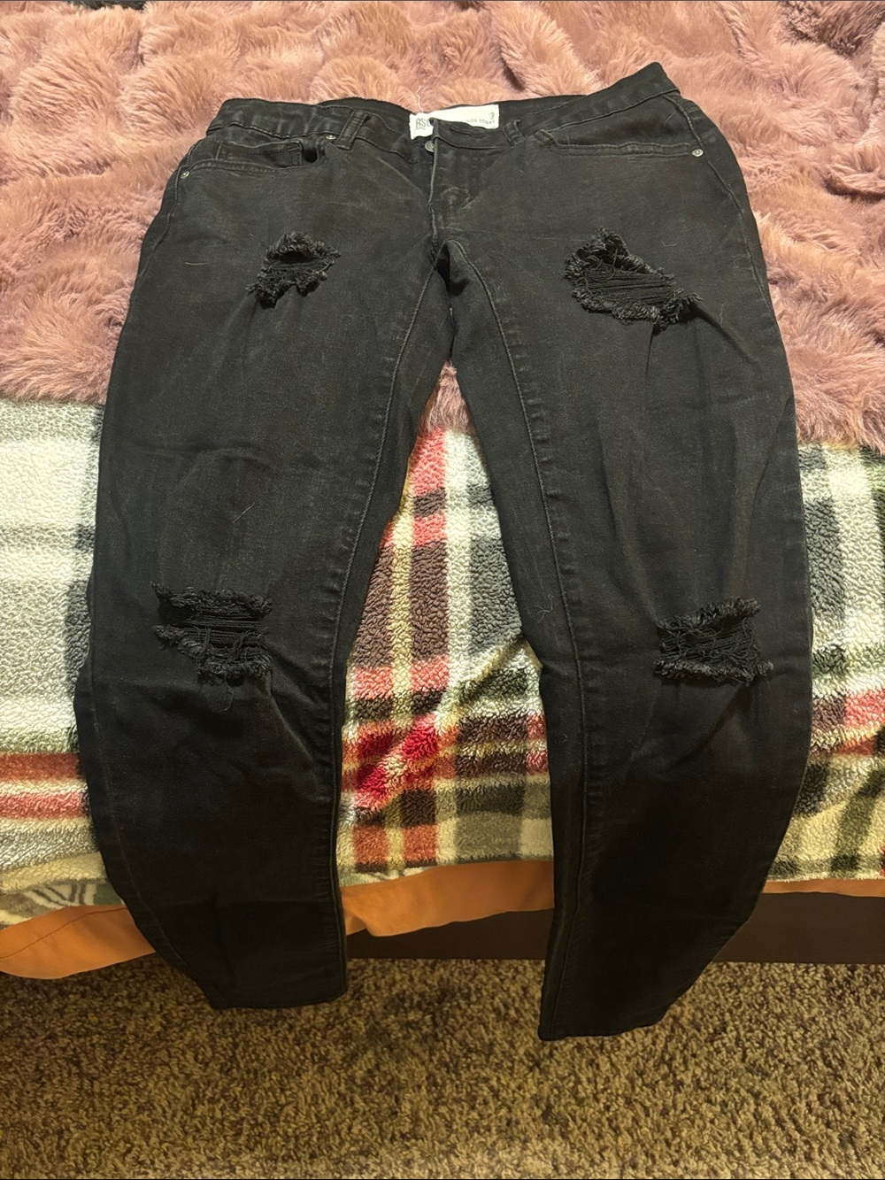 RSQ women’s Black Distressed Women’s Jeans. Ibiza skinny size 3